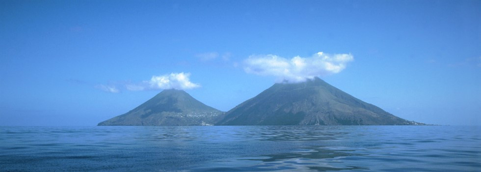 Salina, eine Insel mit zwei Bergen