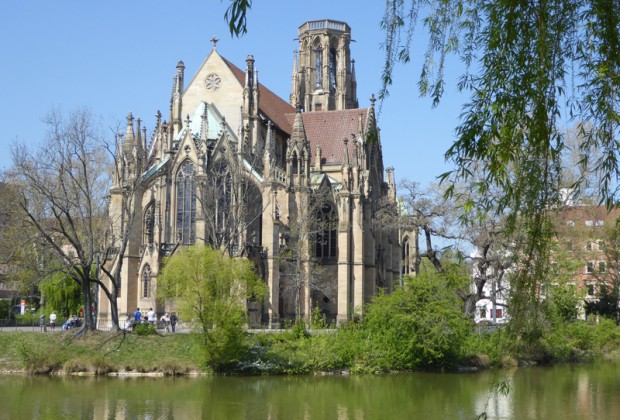 Johanneskirche in Stuttgart West am Feuersee